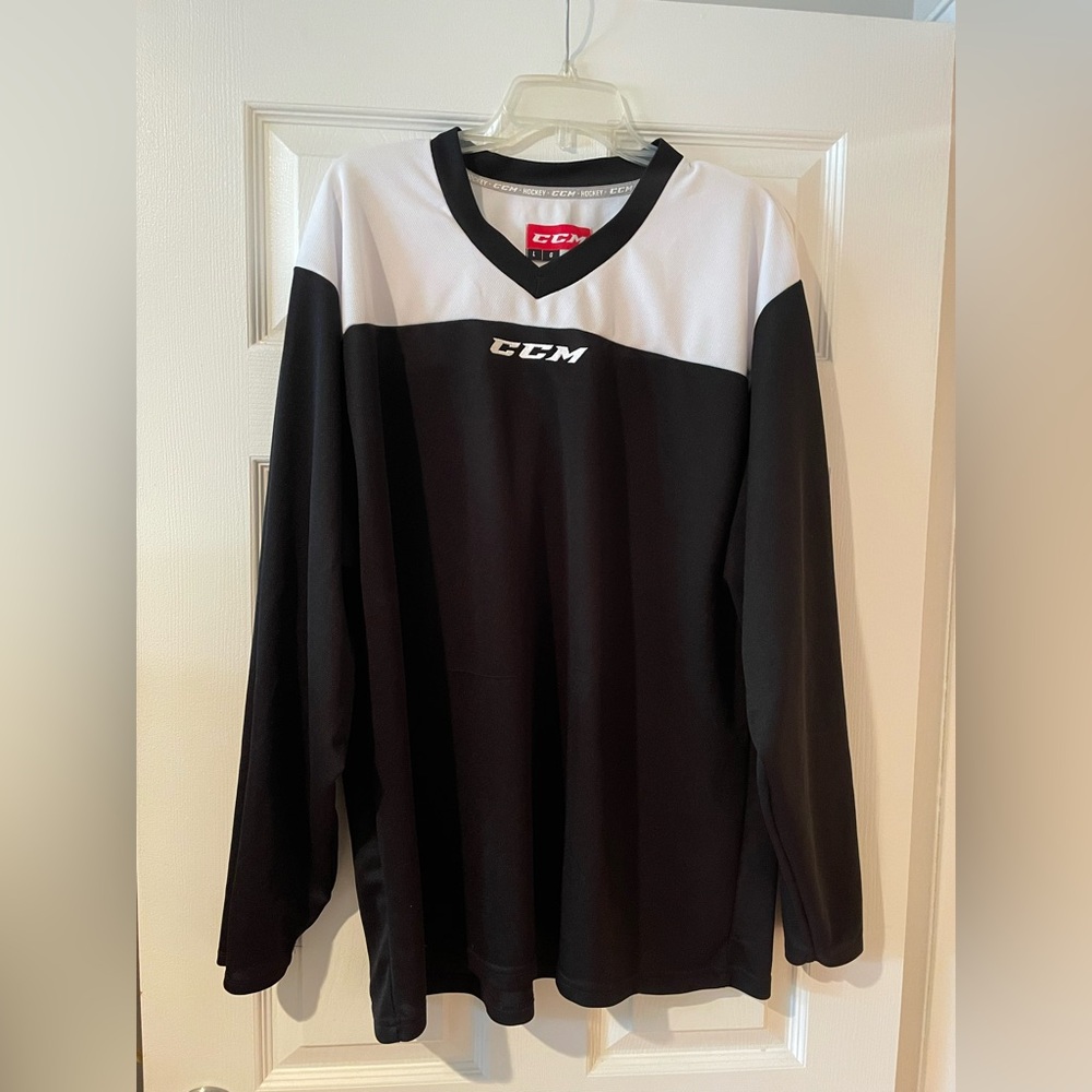Men’s large CCM long sleeve hockey jersey